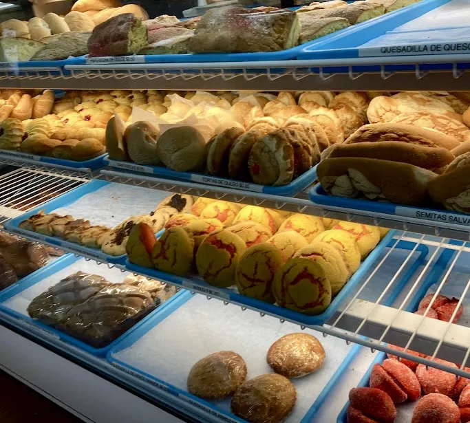 Castro's Bakery Picture 3