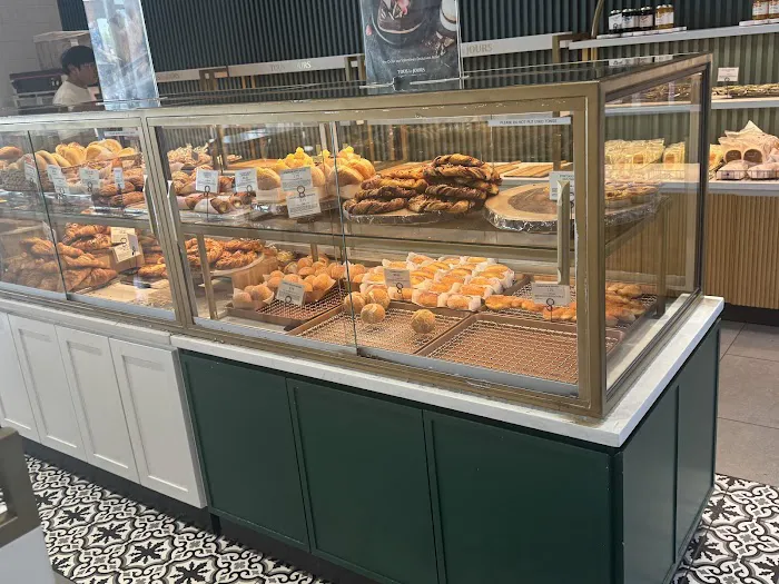 Tous les Jours Bakery & Cafe Picture 7