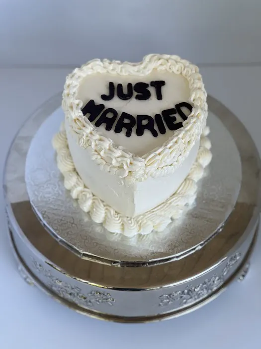 Anne's Cake Shoppe Picture 4