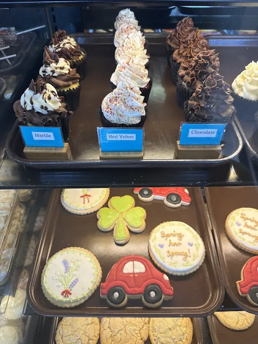 Cravings Cupcakery Picture 8