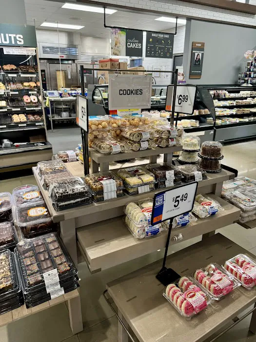 Giant Bakery Picture 4