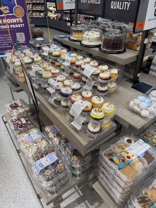 Giant Bakery Picture 10
