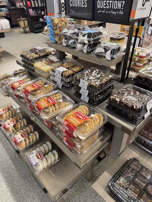 Giant Bakery Picture 7