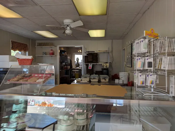 Victoria's Cakery Picture 9