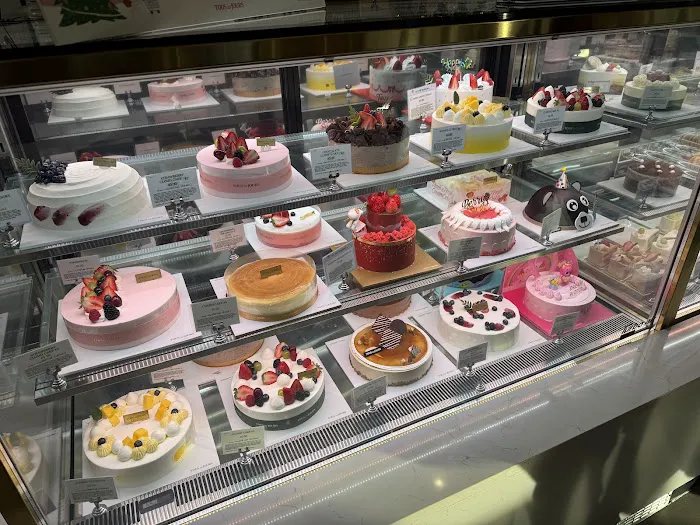 Tous Les Jours Bakery & Cafe - Burke Picture 6