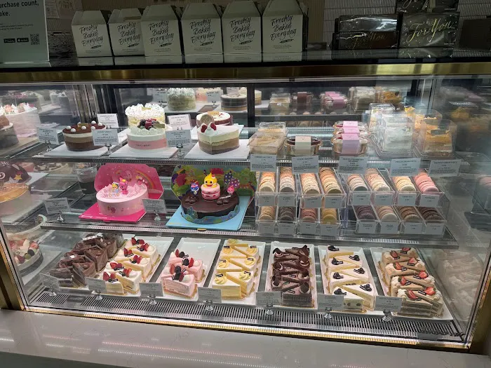 Tous Les Jours Bakery & Cafe - Burke Picture 9