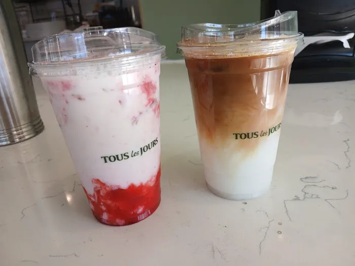 Tous Les Jours Bakery & Cafe - Burke Picture 4