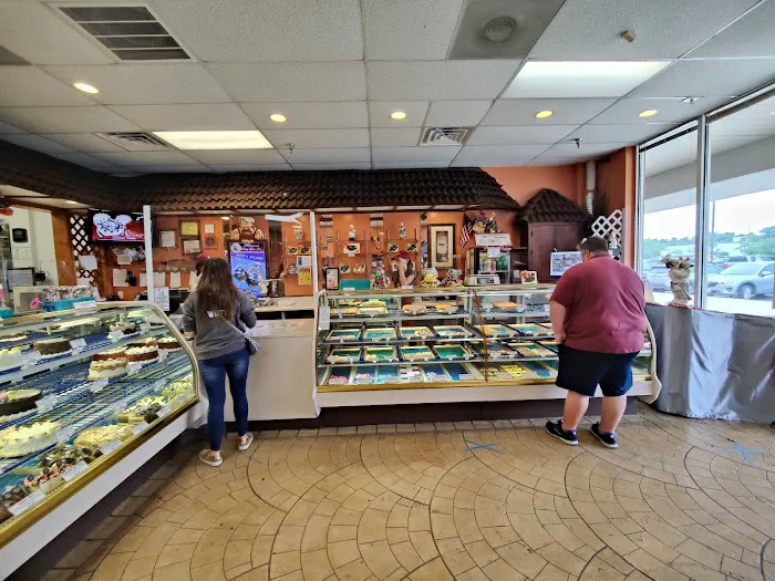 Wildewood Pastry Shop Picture 5