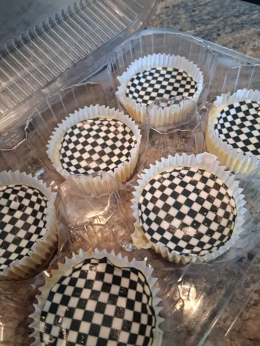 A Heavenly Taste Bakery LLC Picture 7