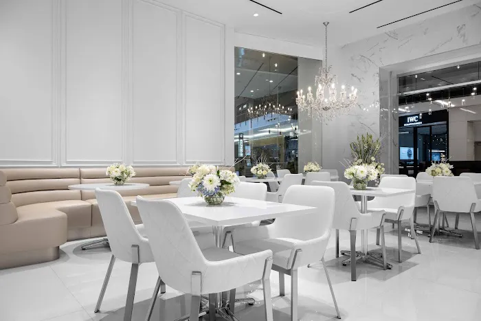 Lady M Cake Boutique - Tysons Picture 6