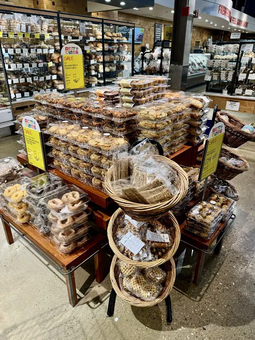 Whole Foods Bakery Picture 5
