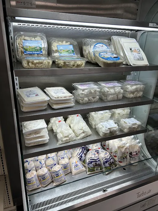 Panaderia Emanuel Bakery & Grocery Picture 5