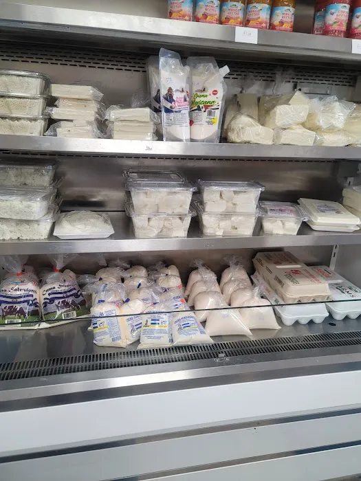 Panaderia Emanuel Bakery & Grocery Picture 4