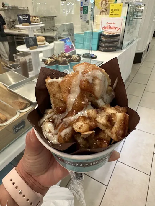 Cinnabon Picture 7