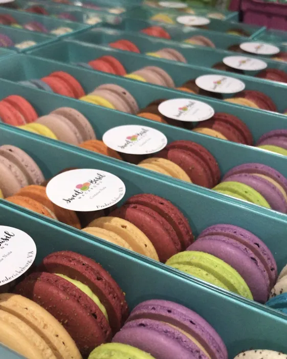 Sweet Basil Macarons Picture 6