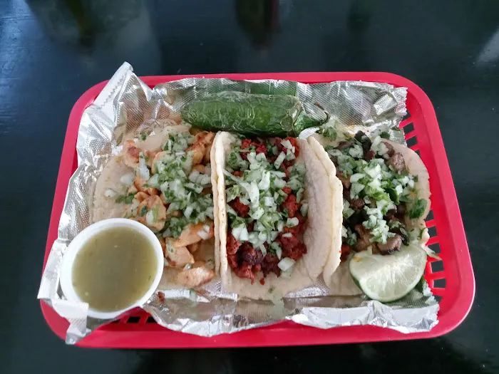 Milagrito Market and Bakery Picture 5