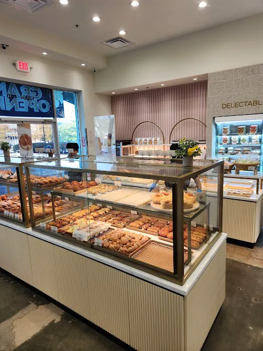 Tous Les Jours Bakery Cafe -New Centreville- Picture 4