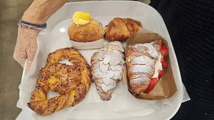 Tous Les Jours Bakery Cafe -New Centreville- Picture 8