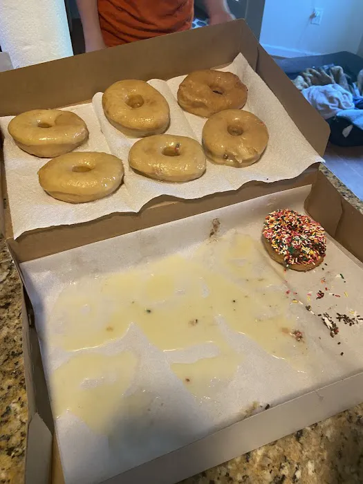 Doodles Donuts and Cafe Picture 8
