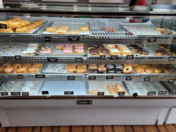 Emily's Donuts and Café Picture 3