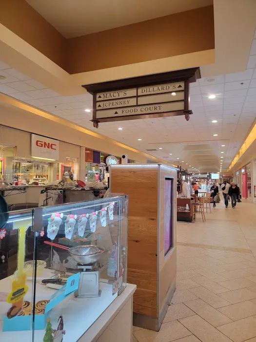 Cinnabon Picture 6