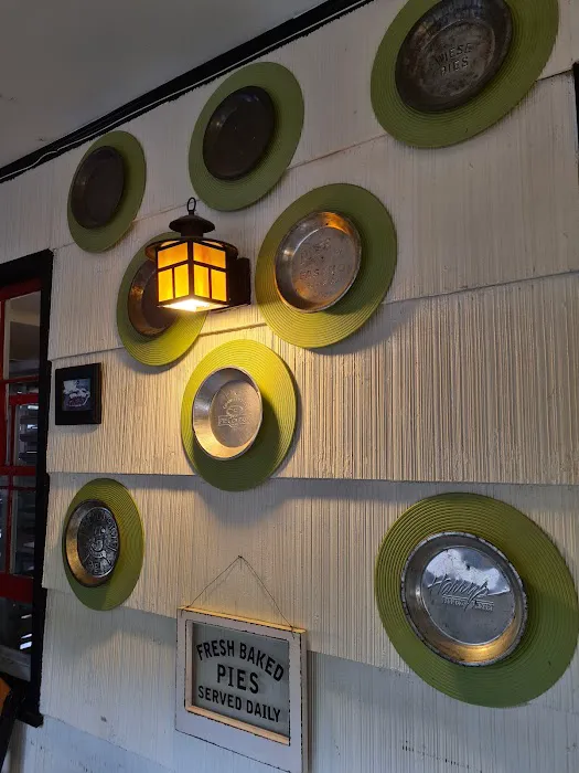 Colonial pie company Picture 3