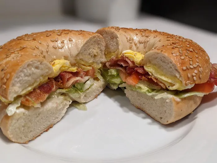 Botta Bing Bagel & Deli Picture 3