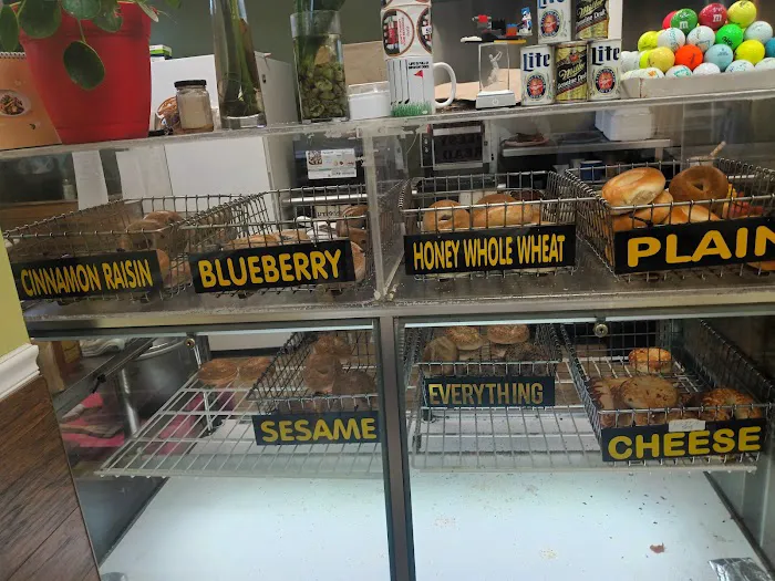 Botta Bing Bagel & Deli Picture 7