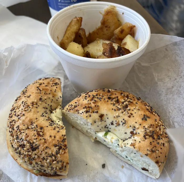 Botta Bing Bagel & Deli Picture 2