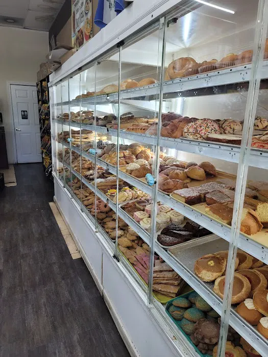 Panaderia Emanuel Bakery & Cafe Restaurante y Tienda Latina Picture 2