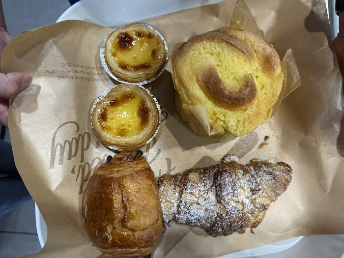Tous Les Jours Bakery Cafe Picture 8