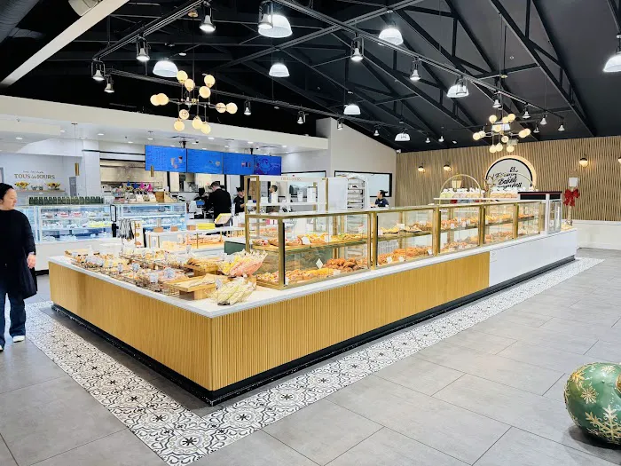 Tous Les Jours Bakery Cafe Picture 6