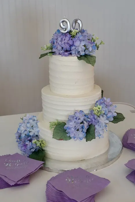 Bella's Custom Cakes Picture 6