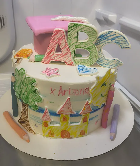Bella's Custom Cakes Picture 3