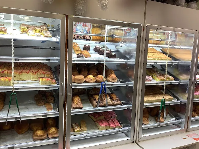Herndon's Bodega & Bakery Picture 8