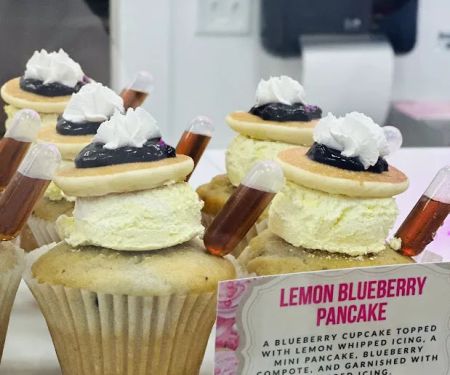 Lil' Cakes & Creamery