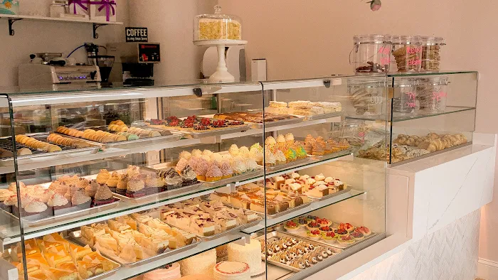 Dana's Cake Shoppe Picture 10