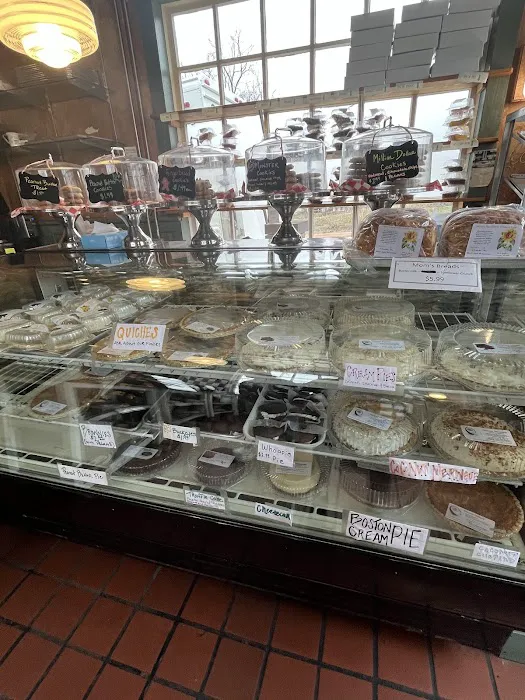 Mom's Apple Pie Bakery Picture 8