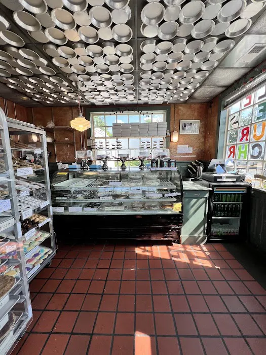 Mom's Apple Pie Bakery Picture 5