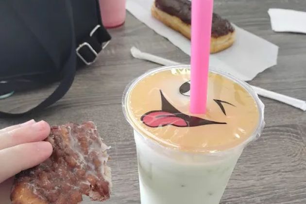 Raya Daylight Donuts