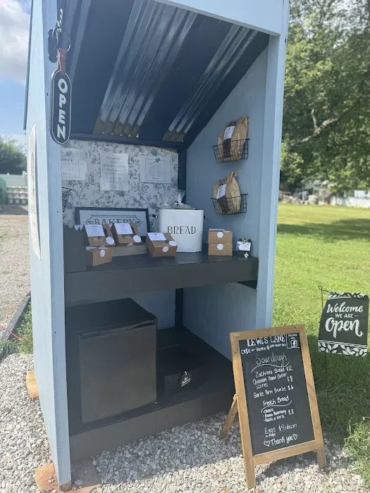 Lewis Lane Farmstand Picture 5