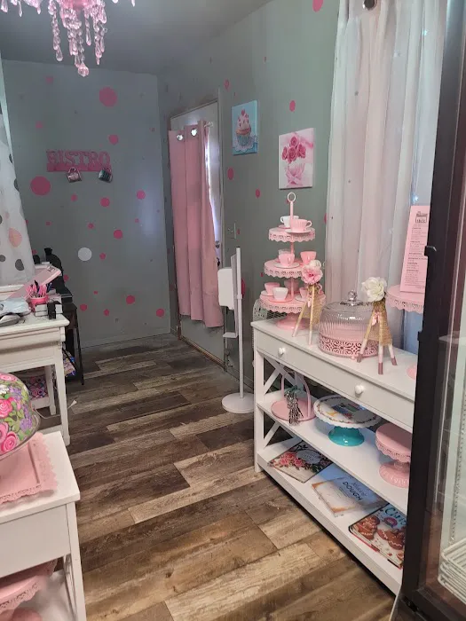 Trinababes Country Cupboard Picture 3