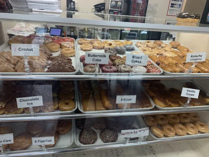 Donut Lane Picture 9