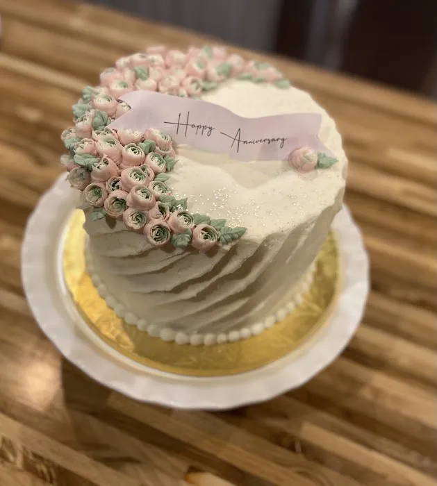 Top Tier Custom Cake Design Picture 8