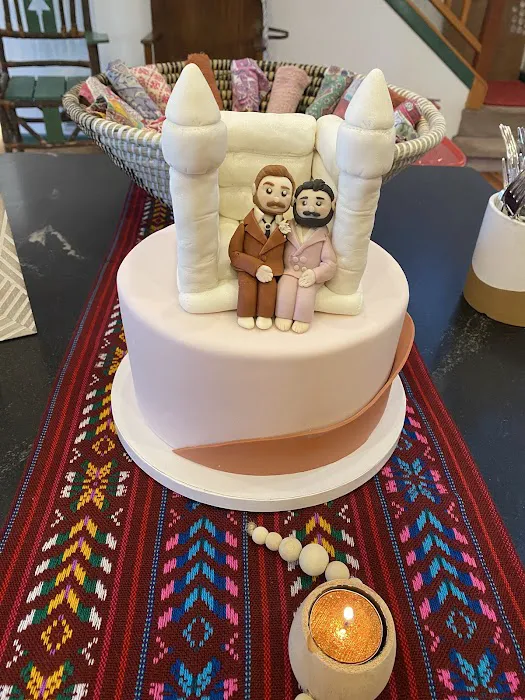 Top Tier Custom Cake Design Picture 3