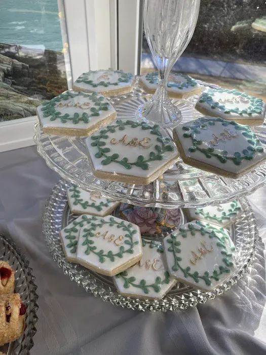 Top Tier Custom Cake Design Picture 6