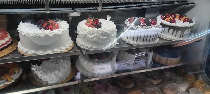 Las Tres Princesas Bakery Picture 4