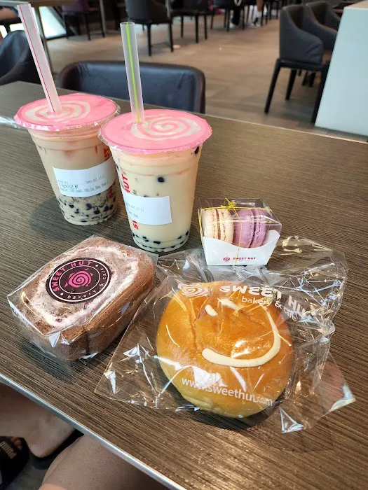 Sweet Hut Bakery & Cafe Picture 5