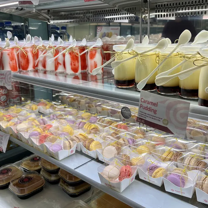 Sweet Hut Bakery & Cafe Picture 2