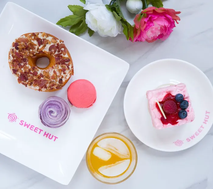 Sweet Hut Bakery & Cafe Picture 8